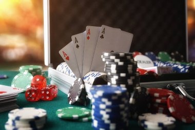 Live Sakong dealer table on clan mobile showing card hands and betting interface
